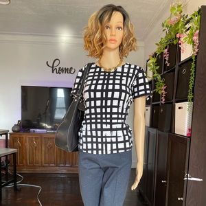 Black and white blouse 🖤